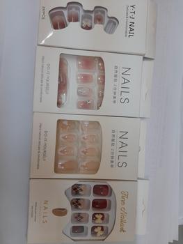 Product Review of MÃ 176 - BỘ 24 MÓNG GIẢ KÈM KEO from N**c H** 8** 😻** 0
