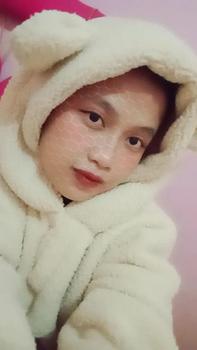 Product Review of Sweater Hoodie Crope V Bear Sherpa Bulu Domba Fit Wanita Tebal Oversize Cream from a**. 2