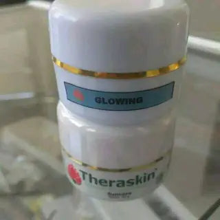 Theraskin siang malam glowing