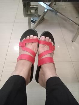 Product Review of Sandal Flat Teplek Casual Wanita Sandal Kulit Asli Garut Adibahaq Carrisa BK from A**e 0