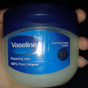 Product Review of VASELINE Repairing Petroleum Jelly 100ml from g**y f**h 2