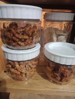 Product Review of 130gr - KULIT AYAM CRISPY PEDAS DAUN JERUK Chips Food from L**y H**i 2
