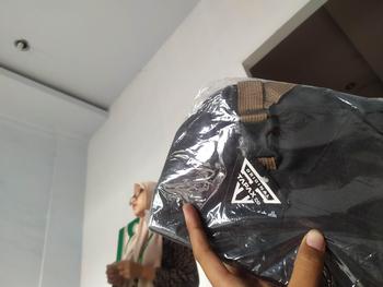 Product Review of TAPAXCO Tas Selempang Pria Kick Waistbag Casual Local Original Pinggang from z**z 0
