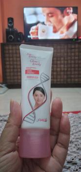 Product Review of Cream Glow & Lovely 46gr & 23gr Multivitamin Derma Glow Cream Pencerah Wajah from @**m 1