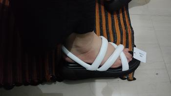 Product Review of LAPEPA YUK - Sepatu Sandal Wanita Wedges VIVIAN Model Silang dua Tali Strap Belakang Hak Tinggi Sole 3 cm Spatu Sendal Gunung Cewek  Size 36 37 38 39 40 41 Warna Hitam Black Kekinian Premium Terbaru Shoes Ori Original Mall Official Store Promo from m** 0
