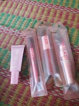 Product Review of Pinkflash - Bộ 2 mỹ phẩm trang điểm, bao gồm 1 đất sét môi + 1 kem che khuyết điểm from C** p**n m** n**🐠 0