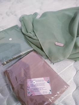 Product Review of L HAURA SCARF HIJAB MALAY SYAR'I Empat Nyaman Oval Polycotton from S**a D**i 3