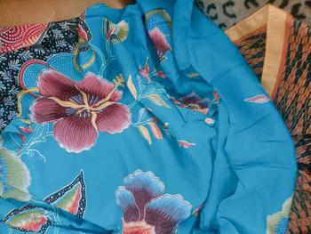 Product Review of Kencana Ungu Daster 40 KUB Label Biru | Daster Tangan Pendek Di Bawah Lutut Leher Bergelombang 3 Kancing Depan Batik Busui from m**i 0