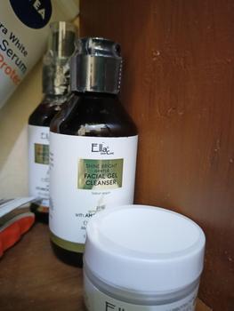 Product Review of Ella Skincare Toner Whitening Shine Bright with Licorice, Vit C, Vit E - Kulit Lebih Cerah, Segar, dan Lembab from 🌈**🌷 2