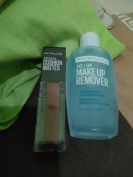 Product Review of Maybelline Lip & Eye Makeup Remover - 70 ml & 150 ml (Dengan Formula Lembut Untuk Make Up Waterproof) from H**1 0