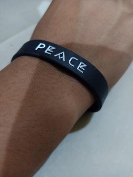 Product Review of Peace - Hitam - Gelang Wristband by Embracelet from A**n n**a a**i B**a 0