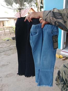 Product Review of Celana jeans cutbray anak from L**m 0
