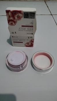 Product Review of BUNDLING RED JELLY dan moisturizer / underarm / red jelly saja from f**a 0