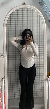 Product Review of Áo Tay Dài Vạt Bầu Ôm Đen / Trắng from B** N**n 0