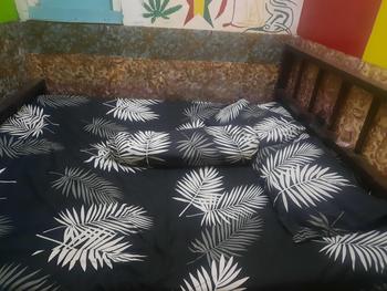 Product Review of SPREI MOTIF BLACK PALM BERKWALITAS ADEM Bantal Guling Karet Sarung Kain from A** t**o s**e 0