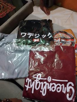 Product Review of Paket Hemat 5 Kaos Motif Distro Putih from L**l 0