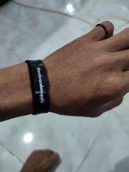 Product Review of Peace - Hitam - Gelang Wristband by Embracelet from @**🤘 1