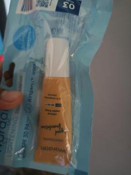 Product Review of (Sachet/Travel Size) Wardah Lightening Foundation SPF40 PA+++ 6ml from v**y 0
