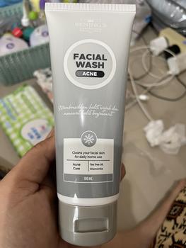 Product Review of Facial Wash Ecer Benings Skincare ||Brightening/acne/exclusive Kotoran Membersihkan from Y**a N**h I** 0