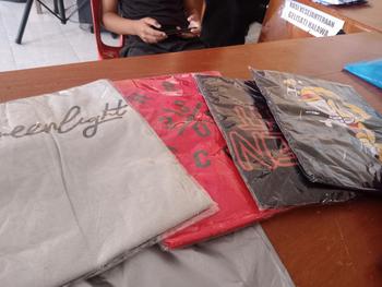 Product Review of Paket Hemat 5 Kaos Motif Distro Putih from m**️ 0