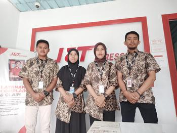 Product Review of Atasan Batik Couple Blus dan Hem Pria Best Seller Kain Katun (Motif Ukel Sopal) Batik Blouse Baju Seragam Pasangan Sarimbit Keluarga from M**a ** 0