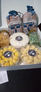 Product Review of Hampers Kue Lebaran Premium + Kacang + Sajadah | KL04 | Custco Kue Kering | Parcel Kue Kastangel | Kue Nastar from W**u D** p**i 0