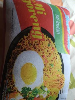 Product Review of Bizzarpillow Bantal Snack Jumbo Size L BZ010 from b**a a**y 0