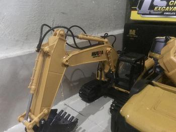 Product Review of Mainan RC Huina 1550 VS 1550-70 RC Car Excavator 15c 1/14 Scale from 🅼**🆁 2