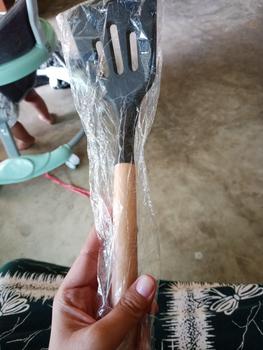 Product Review of Spatula Lubang Gagang Kayu / Sendok Goreng Silikon Tahan Panas - 32 CM from p**s 0