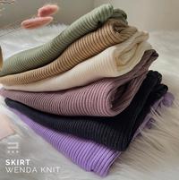 Gambar CLOTIVA - Skirt Knitt Rok Span Basic Oversize panjang wanita motif bawahan Hitam Maxi Formal Rok Rajut Premium, Rok Span Knit Tebal Premium, Rok Span Panjang, Knit Skirt Kerja - Hitam dari CLOTIVA undefined 4 Tokopedia