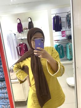 Product Review of Pashmina Full Plisket Lidi Ceruty Babydoll / Pleats Garis Muslim Ceruti Syal from f** 0
