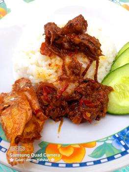 Product Review of Dapoer Umnay Sambel Cumi Genit from m**s b**4 2