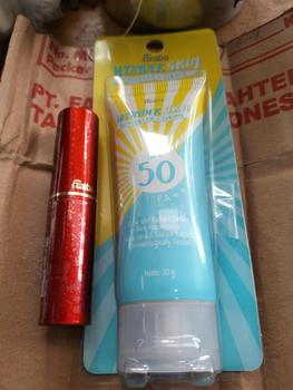 Product Review of Fanbo Wonder Skin Sunscreen & Serum - SPF 50 PA ++++ 30gr - Sunscreen Wajah  no Paraben - Tekstur Ringan - Tidak Lengket - Melembabkan - Semua Jenis Kulit - Mencegah Penuaan Dini -kulit Glowing dan terbebas dari Sinar UV dengan ketahanan 8 jam from I**e 0
