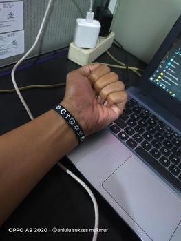Product Review of Peace - Hitam - Gelang Wristband by Embracelet from T**O T** E**U 0