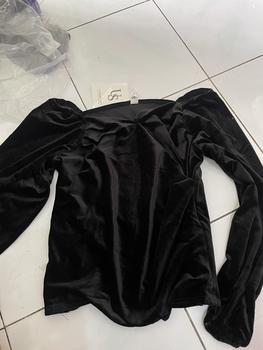 Product Review of Kemeja lengan panjang retro fashion korea atasan off-shoulder beludru hitam wanita blouse baju atasan wanita velvet top crop from c**_ 0