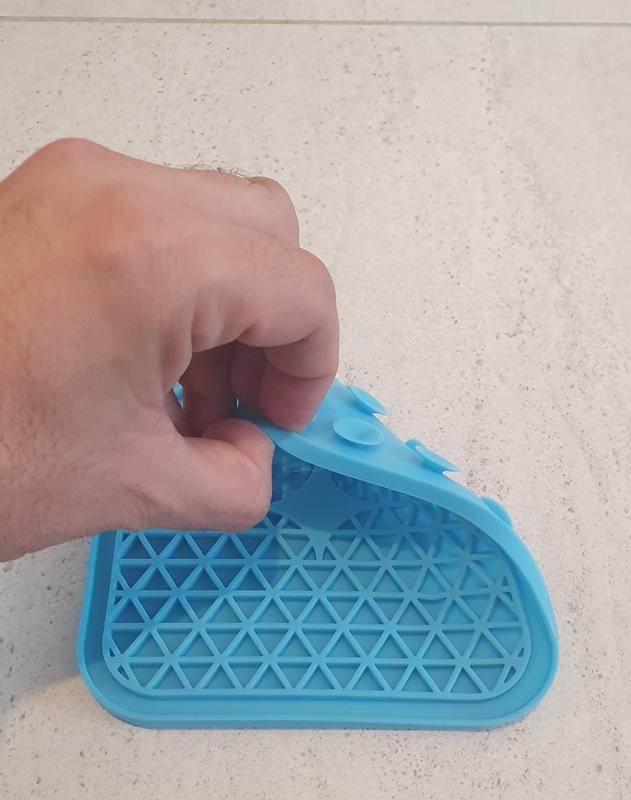 GGPets Lick Mat Slow Feeder for Cats and Dogs - BPA-Free Silicone, 15cmx15cm, Microwave and Freezer Safe 1