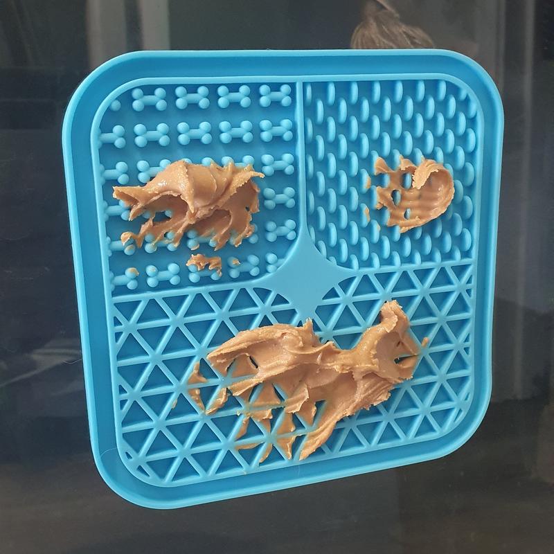 GGPets Lick Mat Slow Feeder for Cats and Dogs - BPA-Free Silicone, 15cmx15cm, Microwave and Freezer Safe 3
