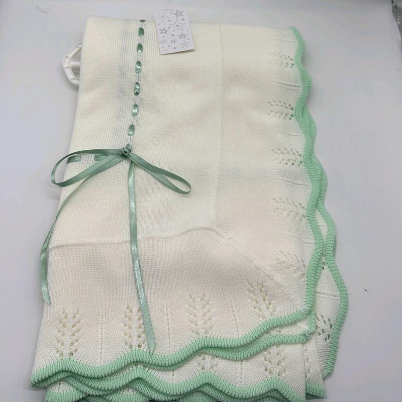 beautiful  Spanish style shawl with contrast edging and ribbon 2