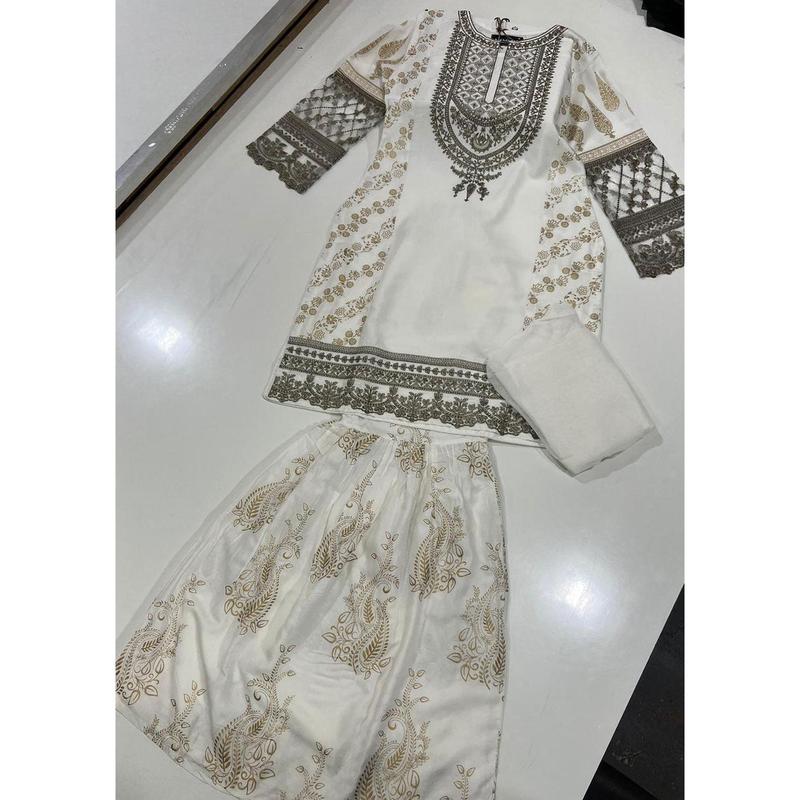 HK181 Bekhud Readymade White Linen Mother & Daughter Suit 2