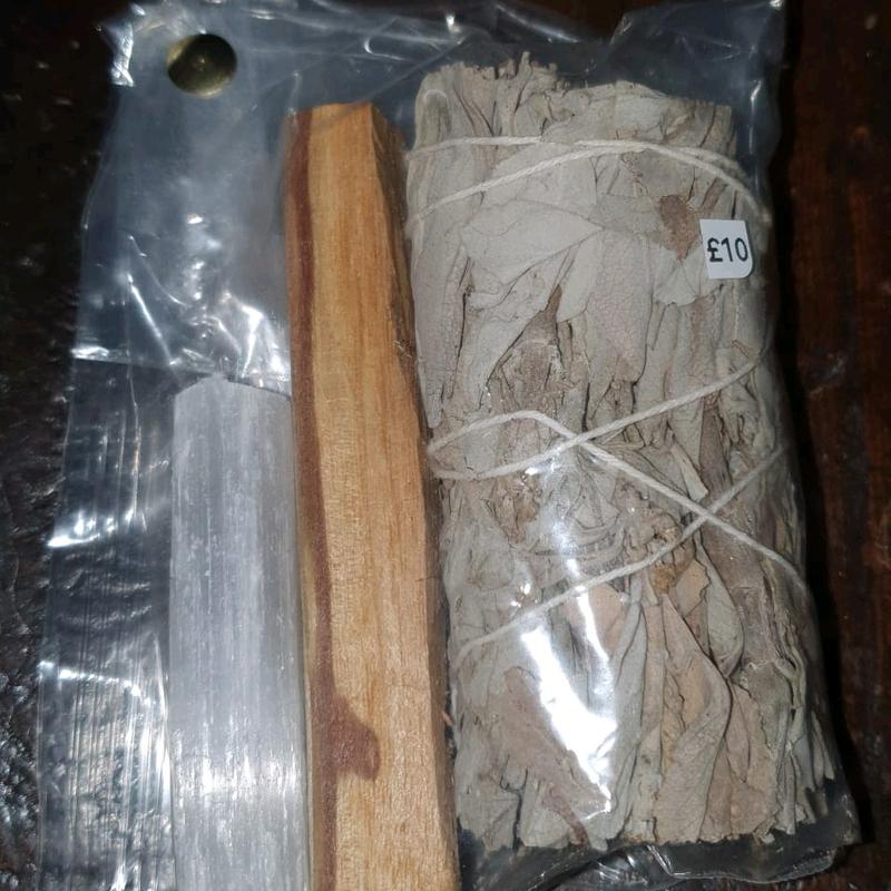 home cleansing kit (sage, palo santo, selenite) 0
