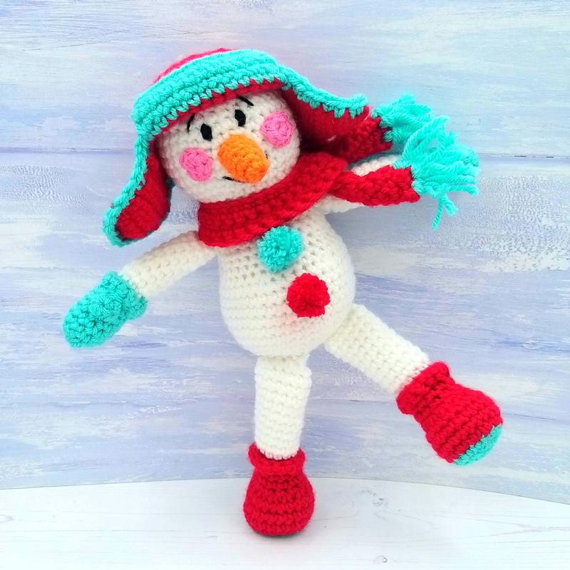 Chilli the Snowman Crochet Kit - Amigurumi Toy DIY Crochet Kit 1